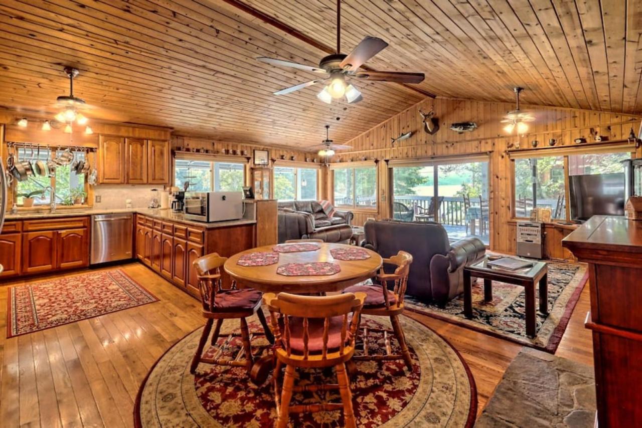 Hannahs Perch On Lake Burton With Private Top Patio And Bottom Dock Clayton Bagian luar foto