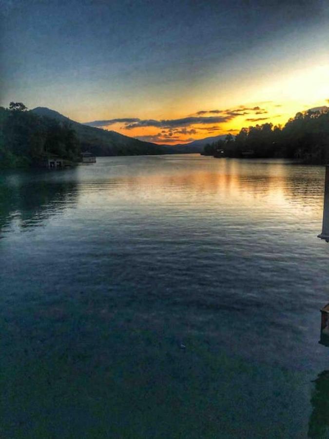 Hannahs Perch On Lake Burton With Private Top Patio And Bottom Dock Clayton Bagian luar foto