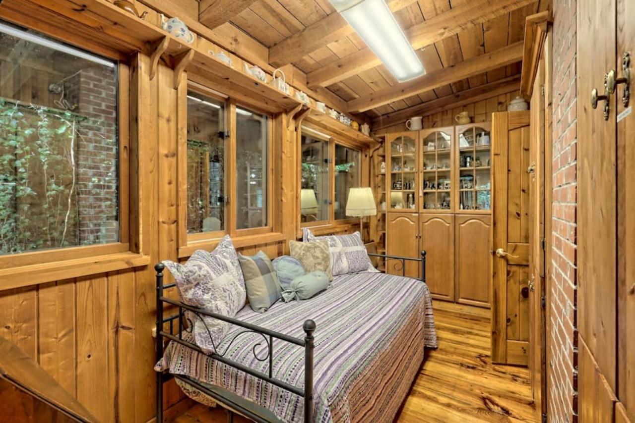 Hannahs Perch On Lake Burton With Private Top Patio And Bottom Dock Clayton Bagian luar foto