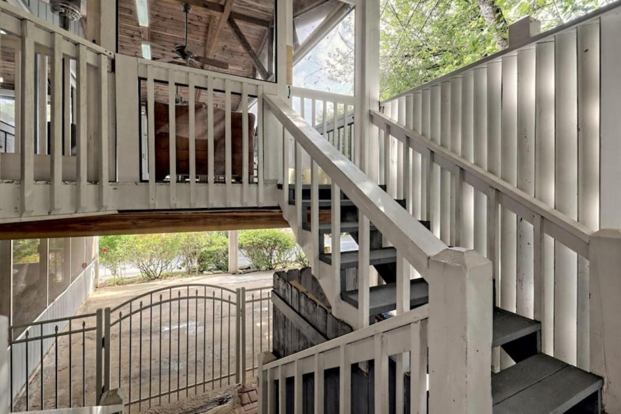 Hannahs Perch On Lake Burton With Private Top Patio And Bottom Dock Clayton Bagian luar foto